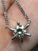 pt850�~�j�약�̃`�F�[����pt900�̃y���_���g�g�b�v��̌^�P���_�C����0.31ct�Y��ł����A�����F�����Ă܂���(^_^)