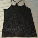 新品 しまむら キャミ 黒地にグレーのドッド