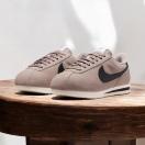 ��NIKE �R���e�b�c��