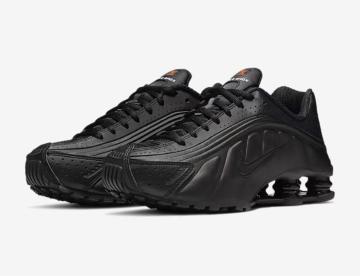 NIKE SHOX R4