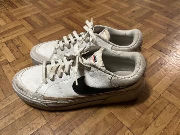 NIKEXj[J[