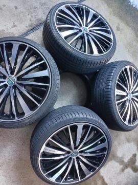 215/35R19 ă^CAA~Zbg