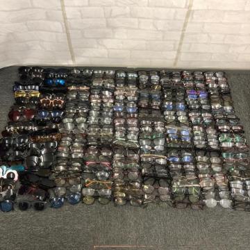 ���� �ዾ ���K�l �߂��� �T���O���X 250�� �܂Ƃߔ���