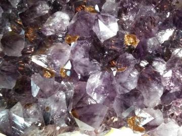 �A���W�X�g�N���X�^�[