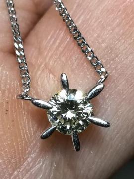 pt850�~�j�약�̃`�F�[����pt900�̃y���_���g�g�b�v��̌^�P���_�C����0.31ct�Y��ł����A�����F�����Ă܂���(^_^)