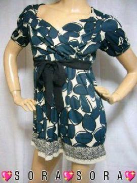 ハイウエスト スタイルアップ♪ジオメ柄 裾切替えリボンチュニックワンピ ブルー