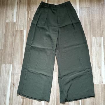 週末セール!GU バギースラックス XL カーキ