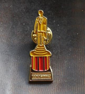 Vi _fBEA[h gtB[ Dundie Award su[`@