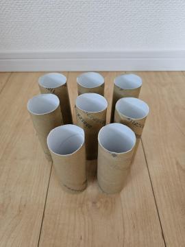 トイレットペーパーの芯(茶色×8本)