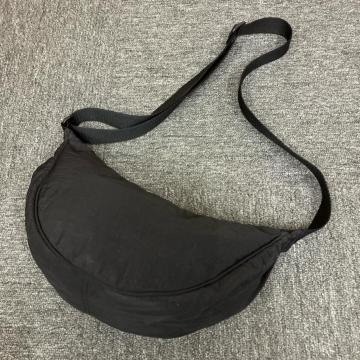 ���� UNIQLO ���j�N�� ���E���h�~�j�V�����_�[�o�b�O �u���b�N