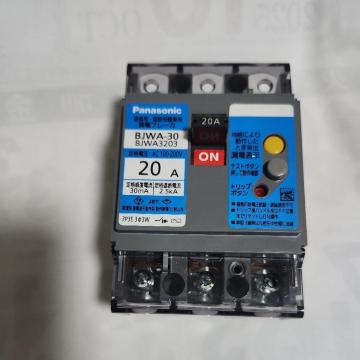 3P 200V �R�d�u���[�J�[ �p�i�\�j�b�N