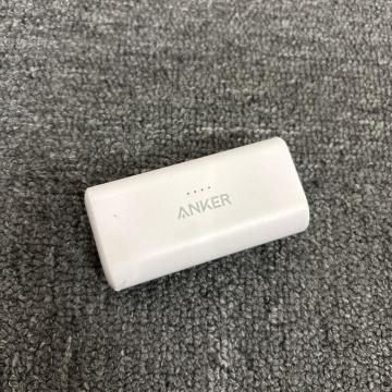 ���� Anker 621 Power Bank ���o�C���o�b�e���[ A1648