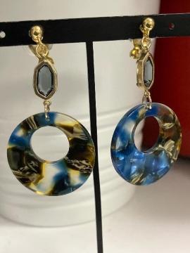 ハンドメイド アクリルフープを使用したイヤリング
