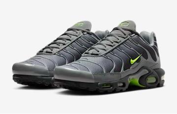 ��NIKE AIR MAX �v���X��