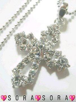 【ゴージャスクロス】キュービックジルコニアネックレス 巾着袋付