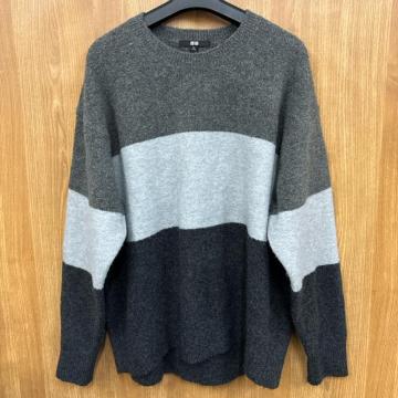 ���� UNIQLO ���j�N�� �X�t�����[���N���[�l�b�N�Z�[�^�[
