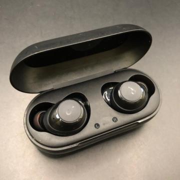 ���� soundcore Liberty Neo 2 ���C�����X�C���z��