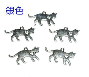 228 銀色の猫ちゃんシルエットチャーム 5個入り ねこネコパーツ◯