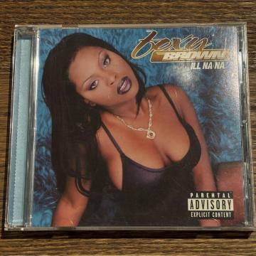 yFOXY BROWNzILL NA NA