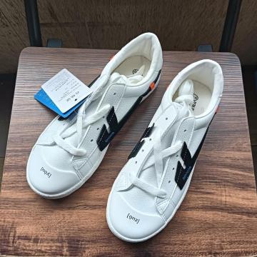 Vi 22.5cm fB[X Xj[J[ zCg V[Y C JWA
