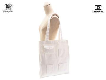�V���l�� �m�x���e�B �g�[�g�o�b�O 4�|�P�b�g�t�� CHANEL BEAUTE�y���K�i�z