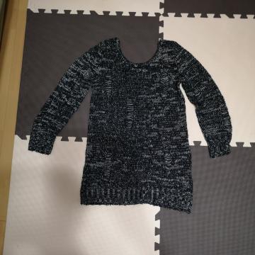 CHICのダメージセーター