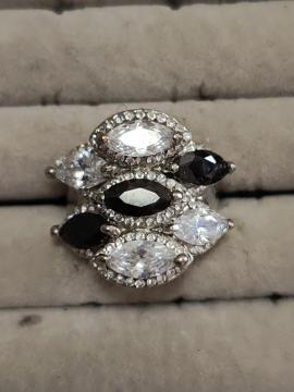 ���m�N���w��