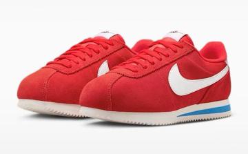 ��NIKE �R���e�b�c��