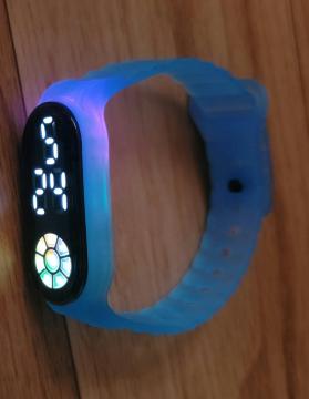 デジタルスクエアウォッチ☆カラー