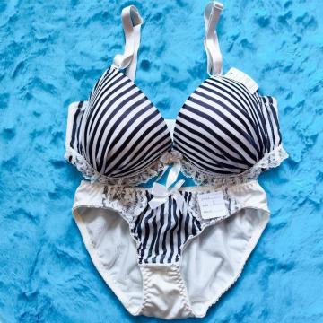 エロcool.。。F80×L。。ストライプ柄シフォンブラジャー&ショーツセット。。グラマー大きいサイズ