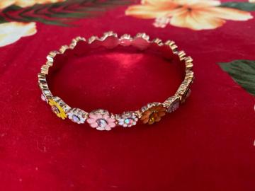 新品未使用品☆めちゃかわ☆お花ブレスレット☆