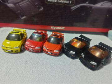 ײ Q 25GT 3 R34 2  s