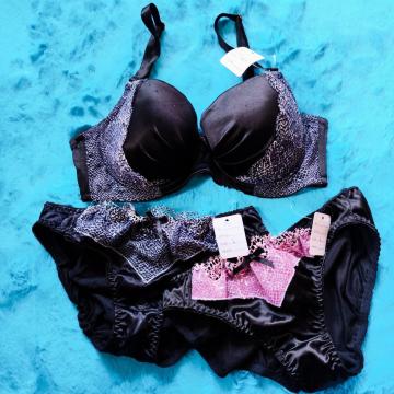激Sexy。。。F80×L。。3点セット。。ツルツルサテン調×パイソン柄レースブラジャー&ショーツセット。大きいサイズグラマー