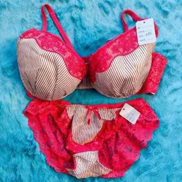 ピンクレースがエロ可愛ッ。。。I85×L。。ストライプ柄ブラジャー&ショーツセット。大きいサイズグラマー希少サイズ。。。
