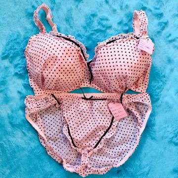 透けシフォンがエロ可愛ッ。。。G85×LL。。プチドット柄ブラジャー&ショーツセット。大きいサイズグラマー希少サイズ。。。