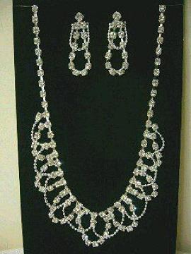 お水ageha♪ドレスに ゴージャスRich キラキラループ ネックレス&ピアス 3点セット