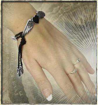 Alchemy Gothic Coeur Noir Bracelet