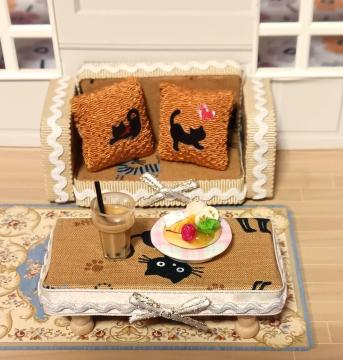 �L�f�U�C���̃~�j�`���A�\�t�@�|��������P�[�L�E�p�s�I�J6�_�Z�b�g