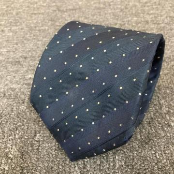 ���� Aquascutum �A�N�A�X�L���[�_�� �l�N�^�C