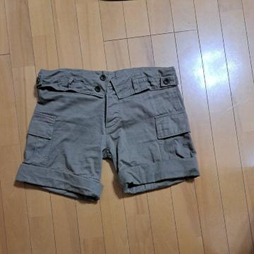 Lサイズのショートパンツ