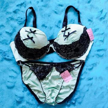 エロカワッ。。F85×L。。ブラックレースがSexy。。小悪魔ブラジャー&ショーツセット。。グラマー大きいサイズ