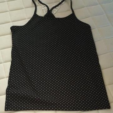 新品 しまむら キャミ 黒地にグレーのドッド