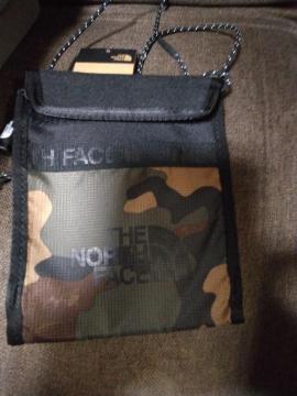 �V�i�m�[�X�t�F�C�X BOZER NECK POUCH