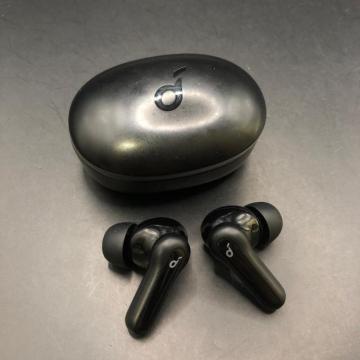 ���� Soundcore Life P2 Mini ���C�����X�C���z�� �u���b�N