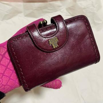 �y�����[�zANNA SUI �A�i�X�C ���܌� ��܂���z �p�X�P�[�X�t ���U�[
