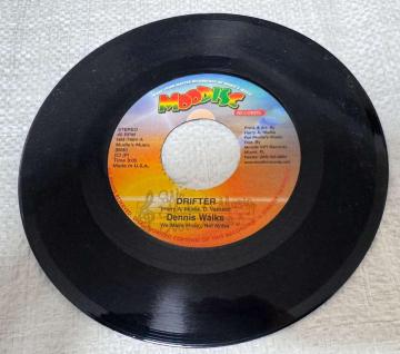 Dennis Walks - Drifter / Mudies All Stars - Version Mix