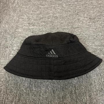 adidas �A�f�B�_�X �o�P�b�g�n�b�g �X�q �u���b�N JPL 57.5cm
