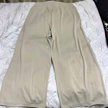 ViUNIQLON[vW[W[Xg[gpcXL