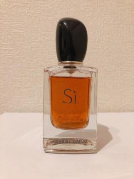 GIORGIO ARMANI ジョルジオ アルマーニ Si シィ EDP オードパルファム 香水 50ml