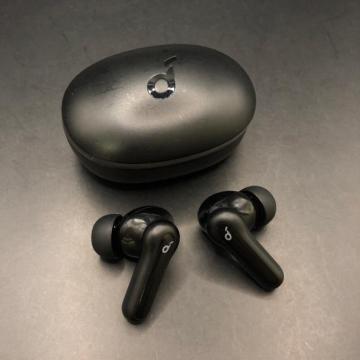 ���� Soundcore Life P2 Mini ���C�����X�C���z�� �u���b�N